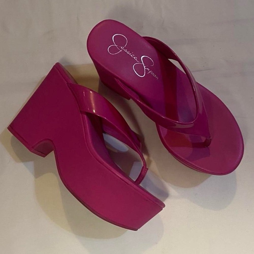 Jessica Simpson Fuchsia Platform Thong Sandals